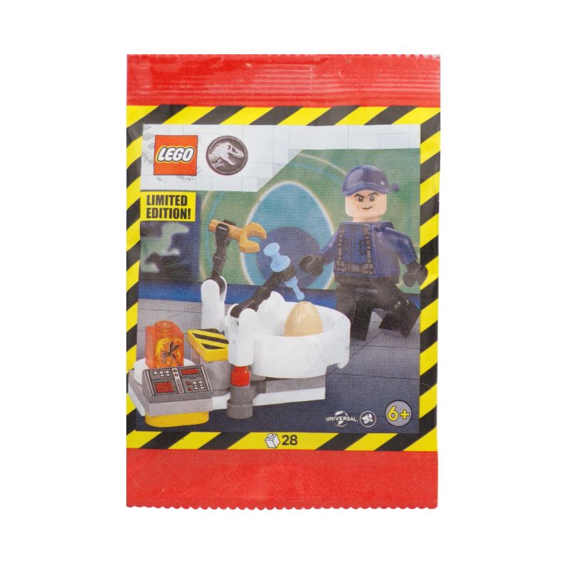 LEGO® Jurassic World™ Ranger with Laboratory Paper Bag - 122509