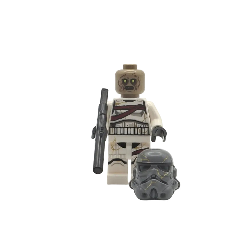 LEGO figure of a character from Star Wars with a helmet on a white background